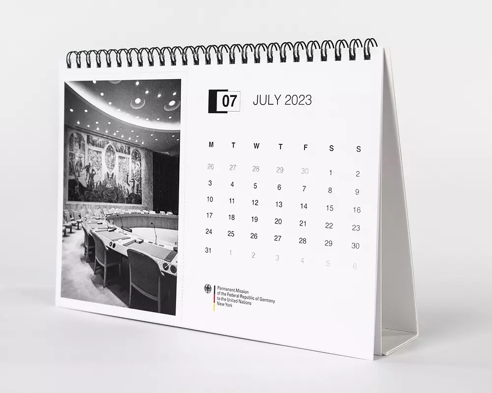 Desk Calendar With Removal Postcards | Thomas Group Printing