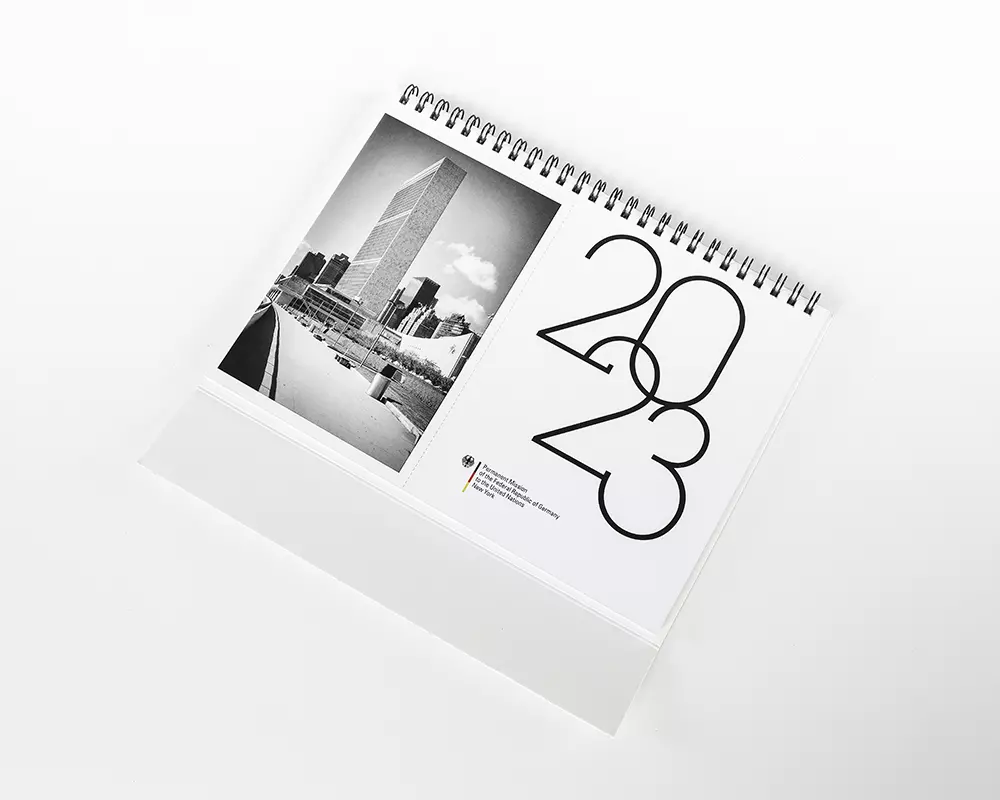 Desk Calendar With Removal Postcards | Thomas Group Printing